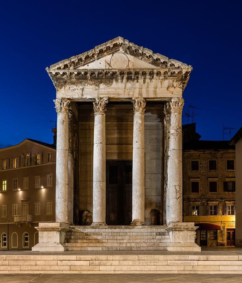 Subcastrum Apartments Pula Exterior photo