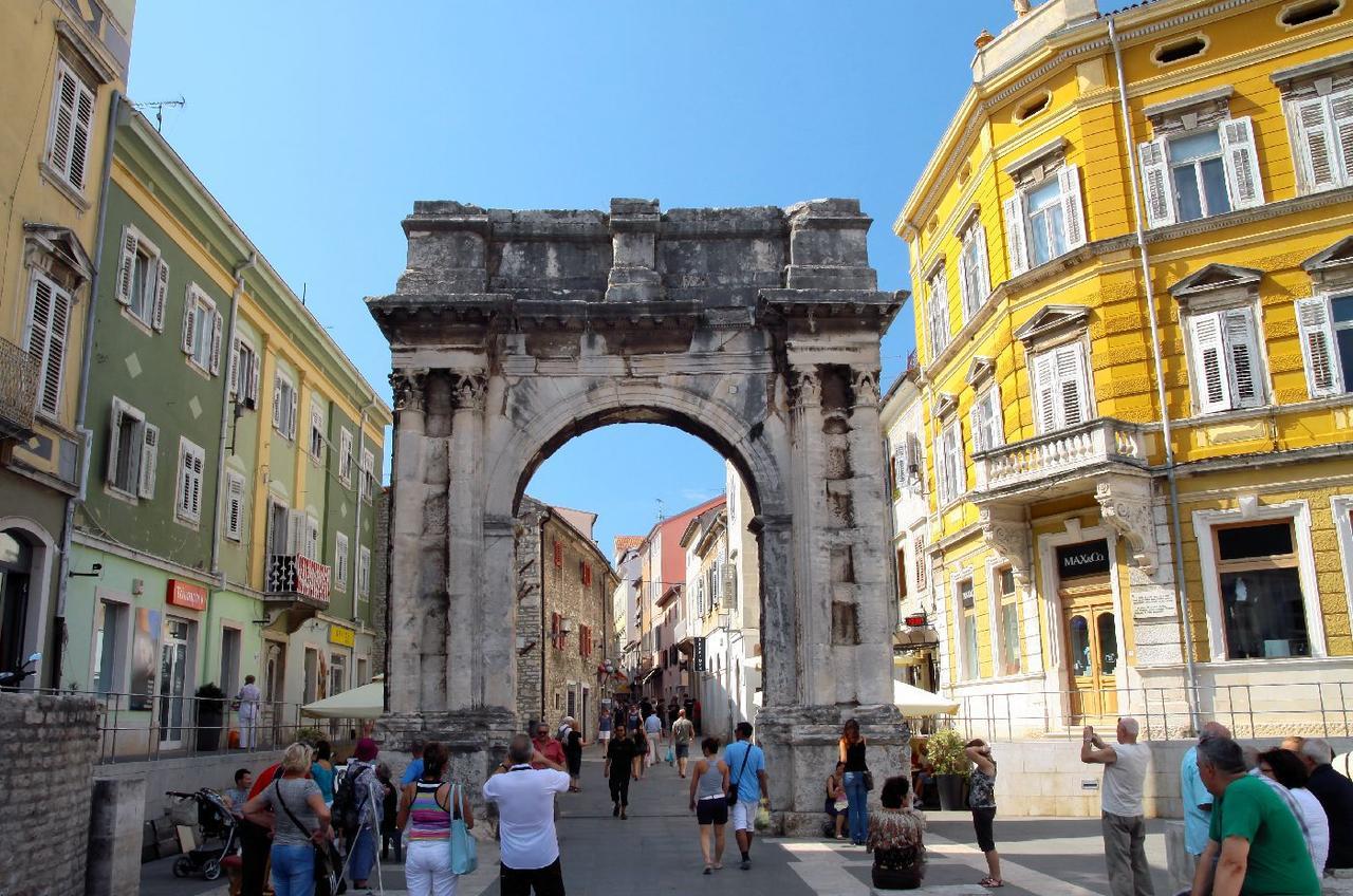 Subcastrum Apartments Pula Exterior photo