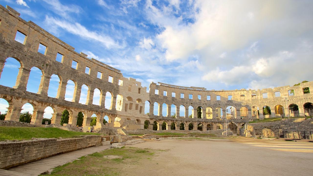 Subcastrum Apartments Pula Exterior photo